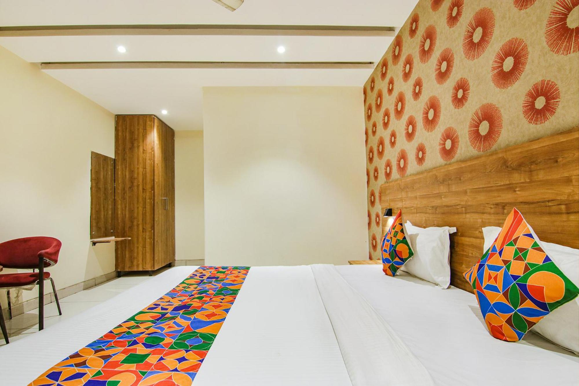 Fabhotel Golden Glory New Delhi Exterior photo