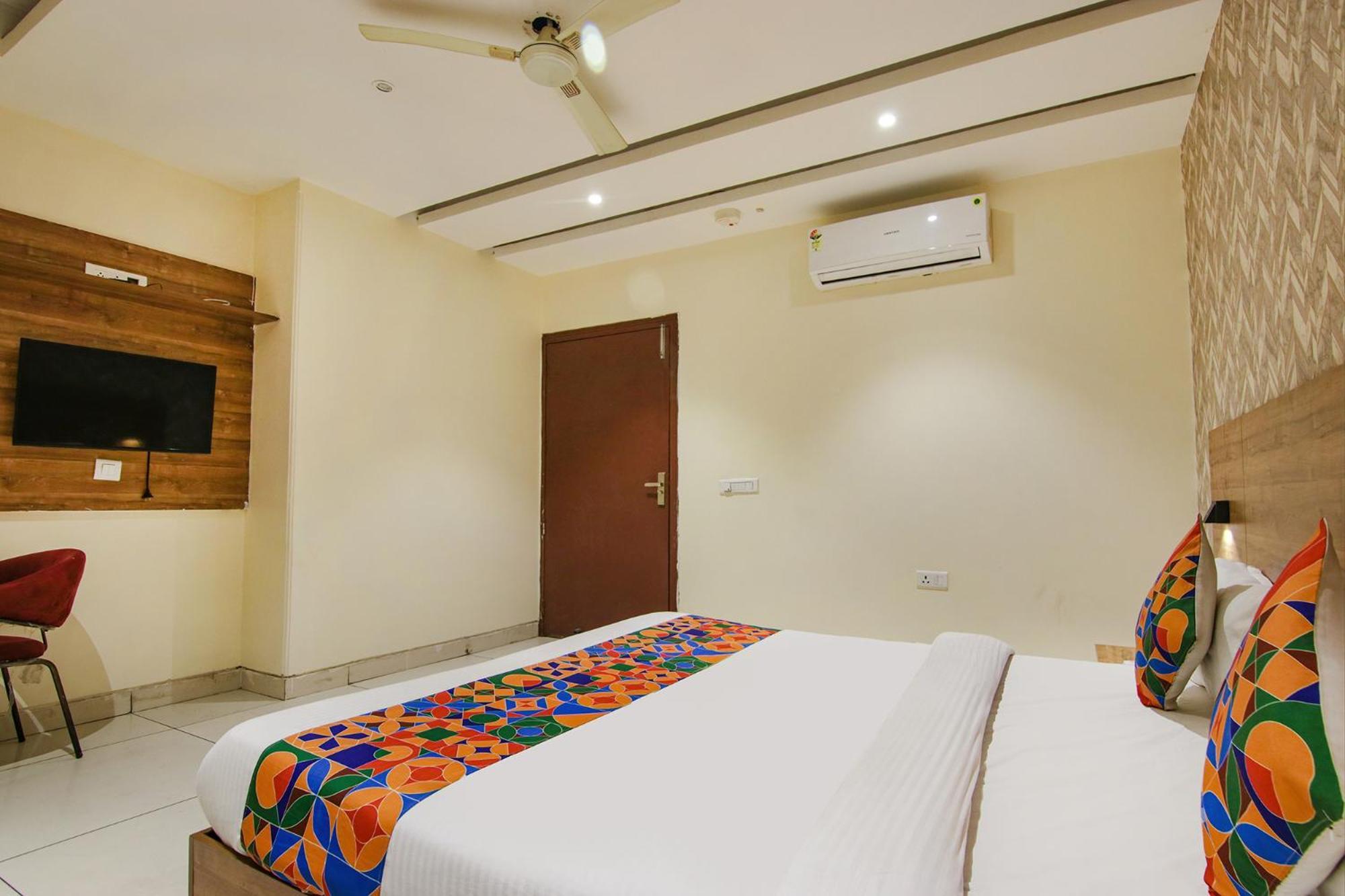 Fabhotel Golden Glory New Delhi Exterior photo